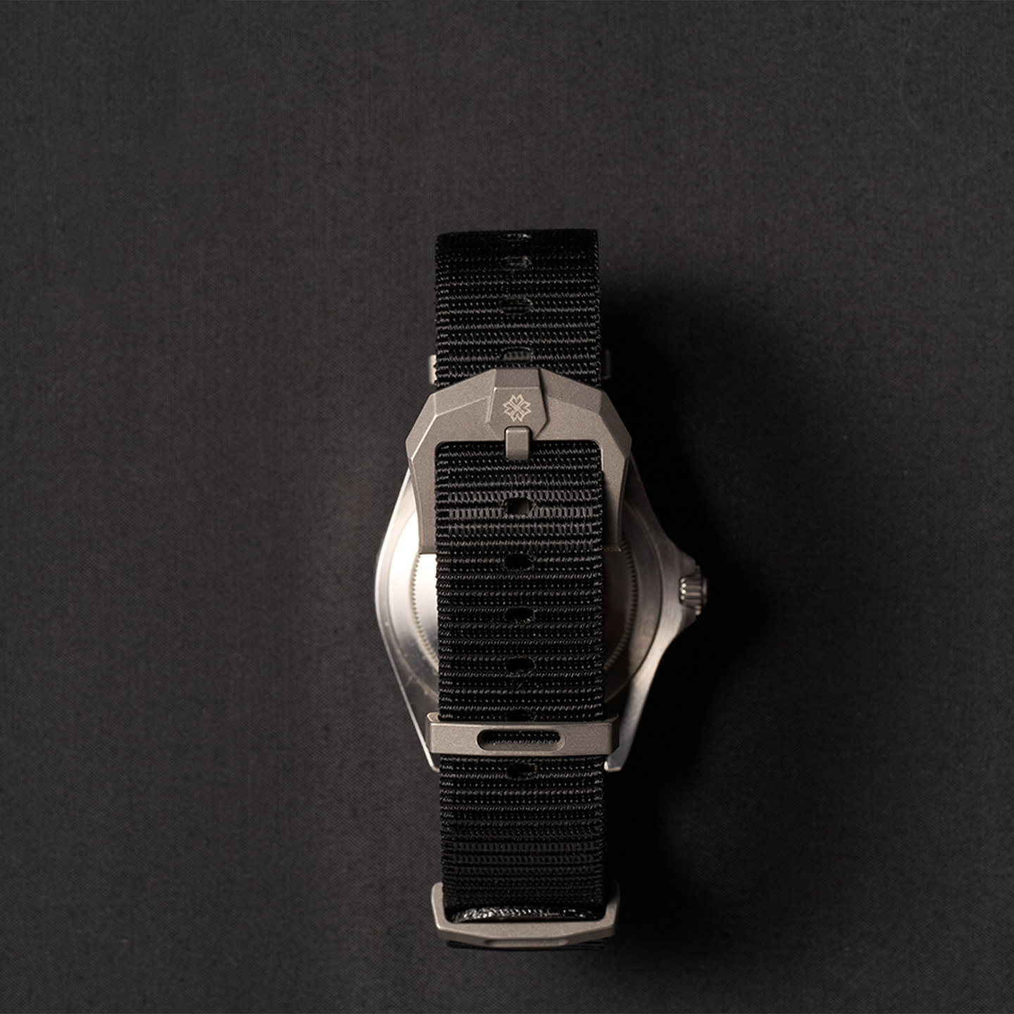 Thorn 高品質時計部品 ヴィンテージ 20mm 幅 ナイ - Tropic Strap Vintage のレビューと価格
