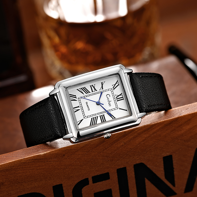 新しいファッションの高級デザイナー長方形ダイヤルクォーツ時計 - Leather Watch Band Men のレビューと価格