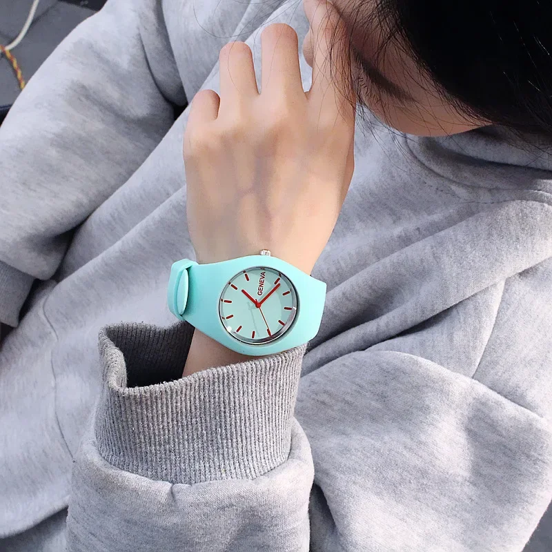 男性腕時計女性クリーム色超薄型ファッションギフトシリコーンス - Silicone Band Women のレビューと価格