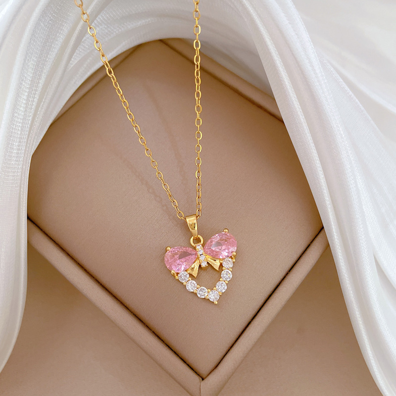 ファッショナブルな高級バタフライノットハートペンダントレディ - Butterfly Clasp Deployant のレビューと価格