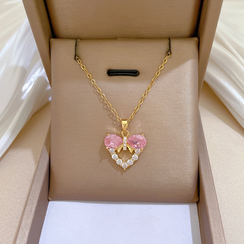 ファッショナブルな高級バタフライノットハートペンダントレディ - Butterfly Clasp Deployant のレビューと価格