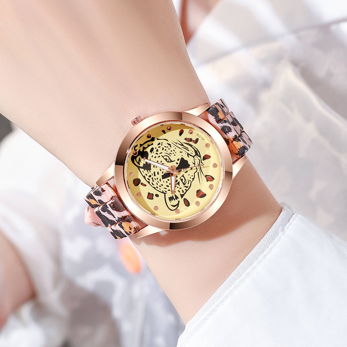 2 ピース/セットファッション女性用腕時計カジュアルヒョウ柄 - Silicone Band Women のレビューと価格