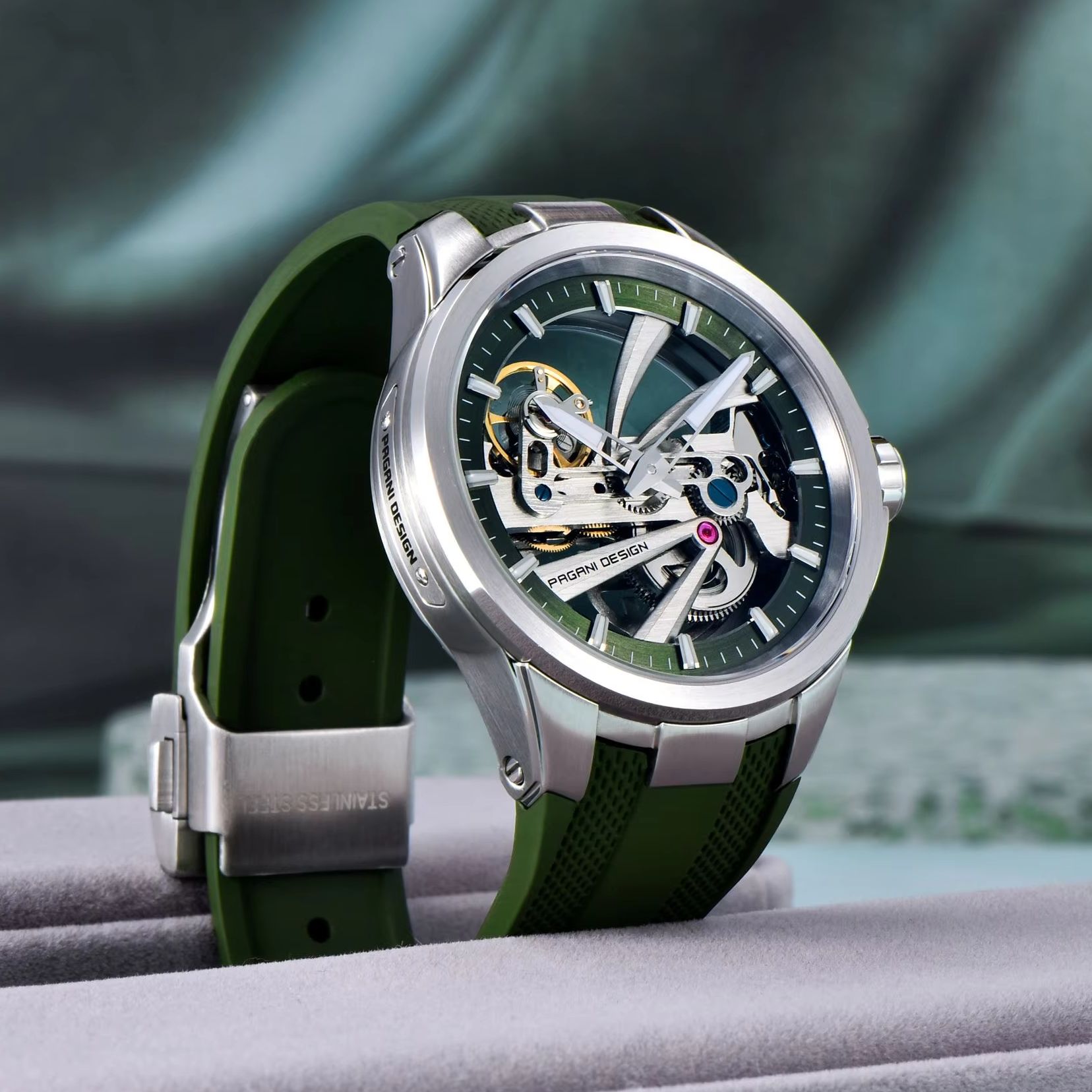 グリーンスケルトン PAGANI DESIGN PDYS03 - Rubber Strap Diver のレビューと価格