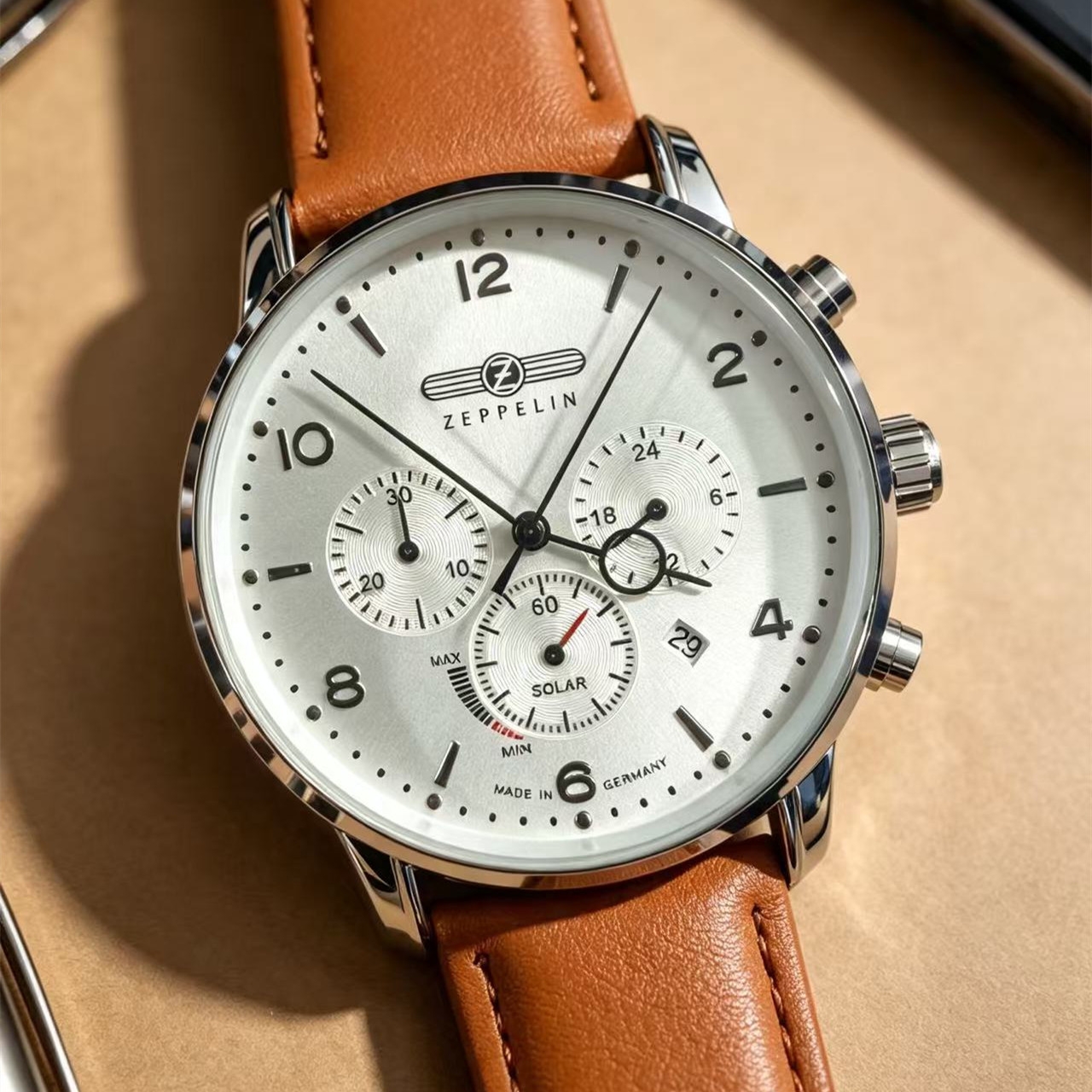 ツェッペリン飛行船自動日付メンズケースレザーバンドファッショ - Leather Watch Band Men のレビューと価格